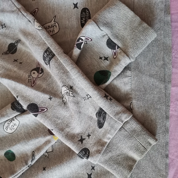 🖤 Alien Patterned Sweatshirt 🖤 - Picture 4 of 4